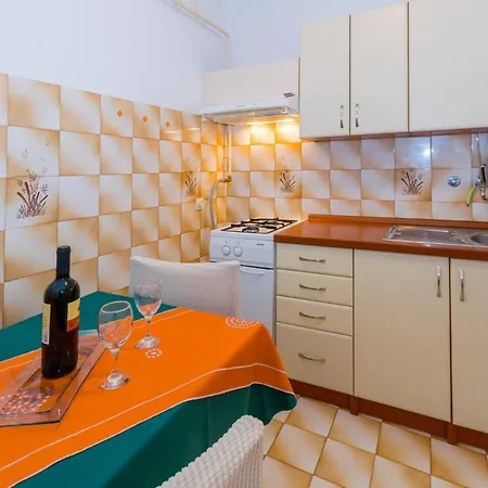 Comfortable Puh With Built Barbecue In Pula