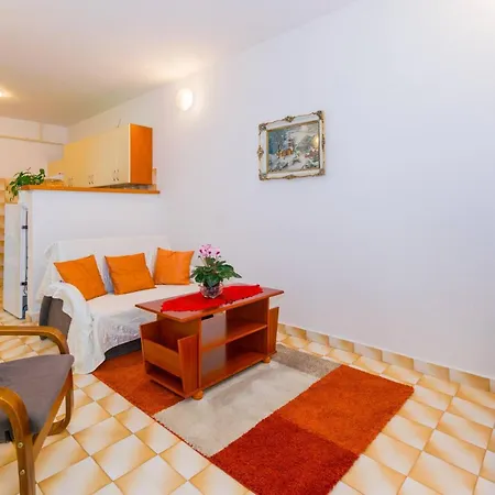 Apartment Comfortable Puh With Built Barbecue In *