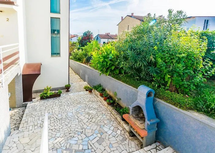 Comfortable Puh With Built Barbecue In Διαμέρισμα Πούλα