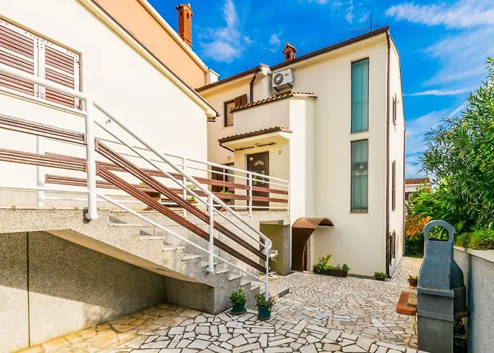 Comfortable Puh With Built Barbecue In Διαμέρισμα Πούλα