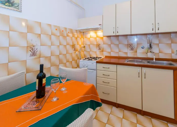 Comfortable Puh With Built Barbecue In Πούλα