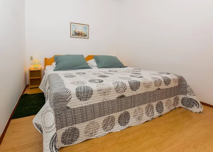 Διαμέρισμα Comfortable Puh With Built Barbecue In Πούλα