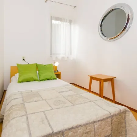 Apartament Comfortable Puh With Built Barbecue In